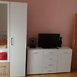 Nena Apartment Split