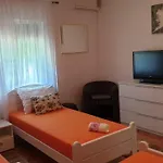 Nena Apartment Split
